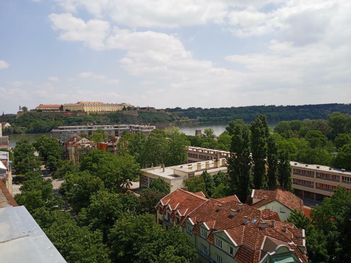 Penthouse Apartment Novi Sad Buitenkant foto